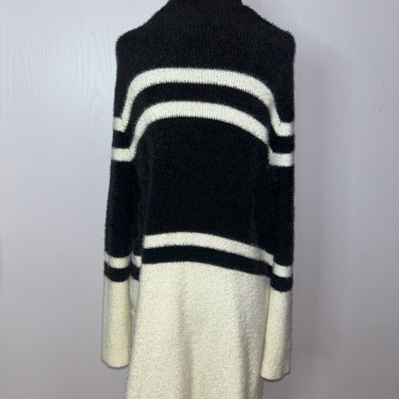 NWOT BCBG Soft long sleeve Cardigan Sweater - Picture 2 of 7